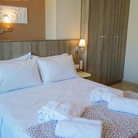 Agnes Deluxe Hotel Pefkochori Ruang foto