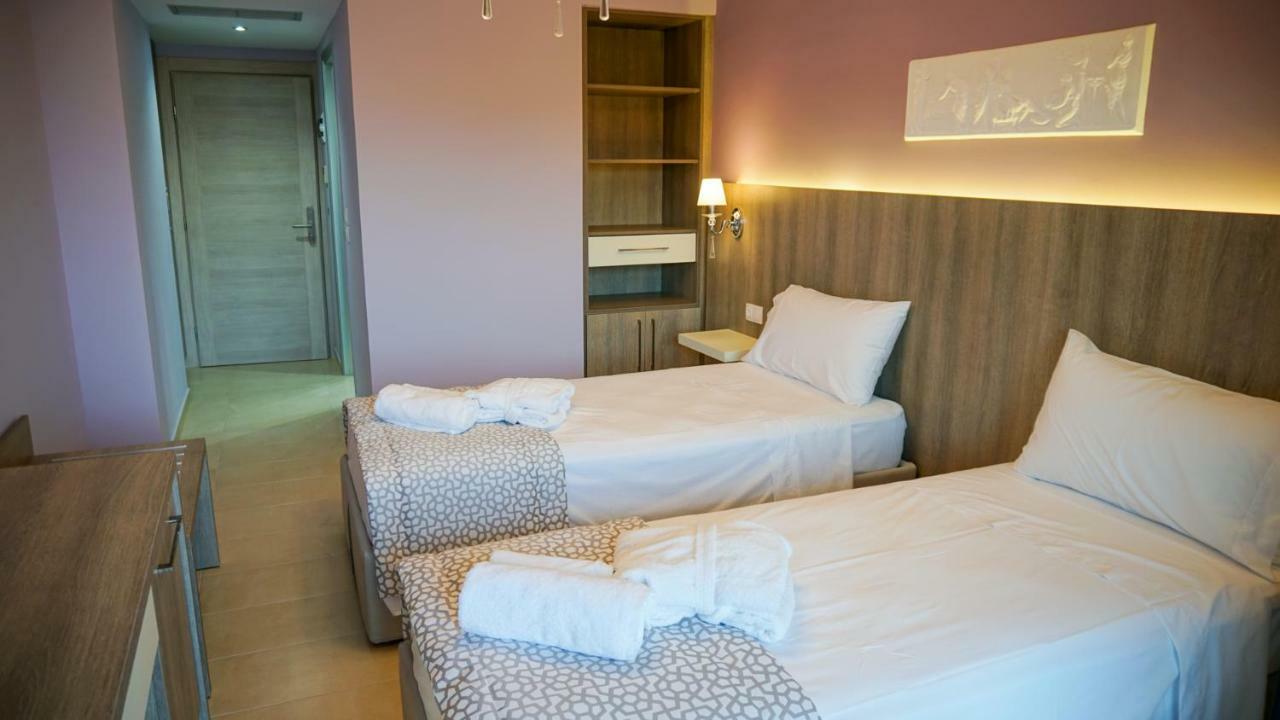 Agnes Deluxe Hotel Pefkochori Bagian luar foto