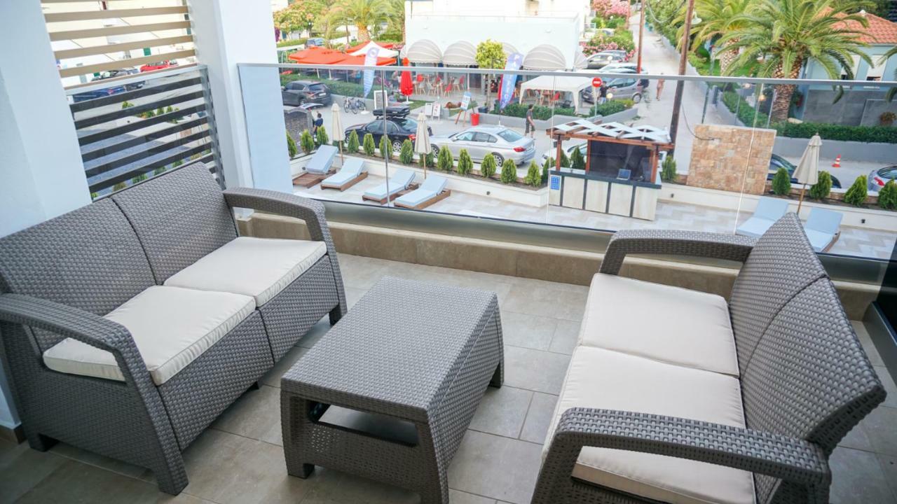 Agnes Deluxe Hotel Pefkochori Bagian luar foto