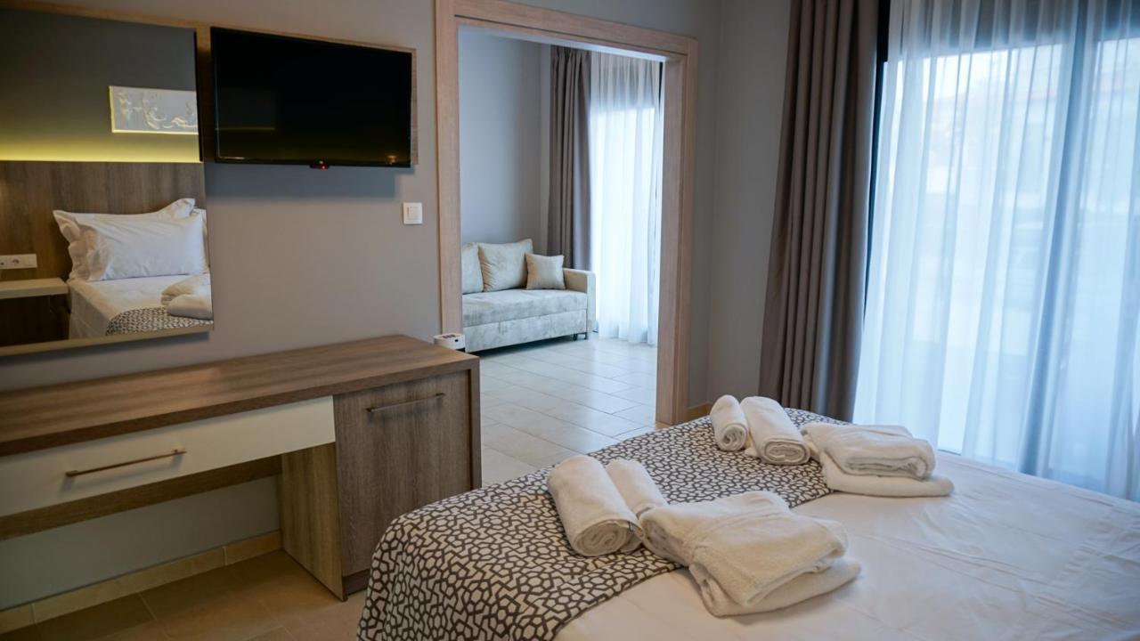 Agnes Deluxe Hotel Pefkochori Bagian luar foto